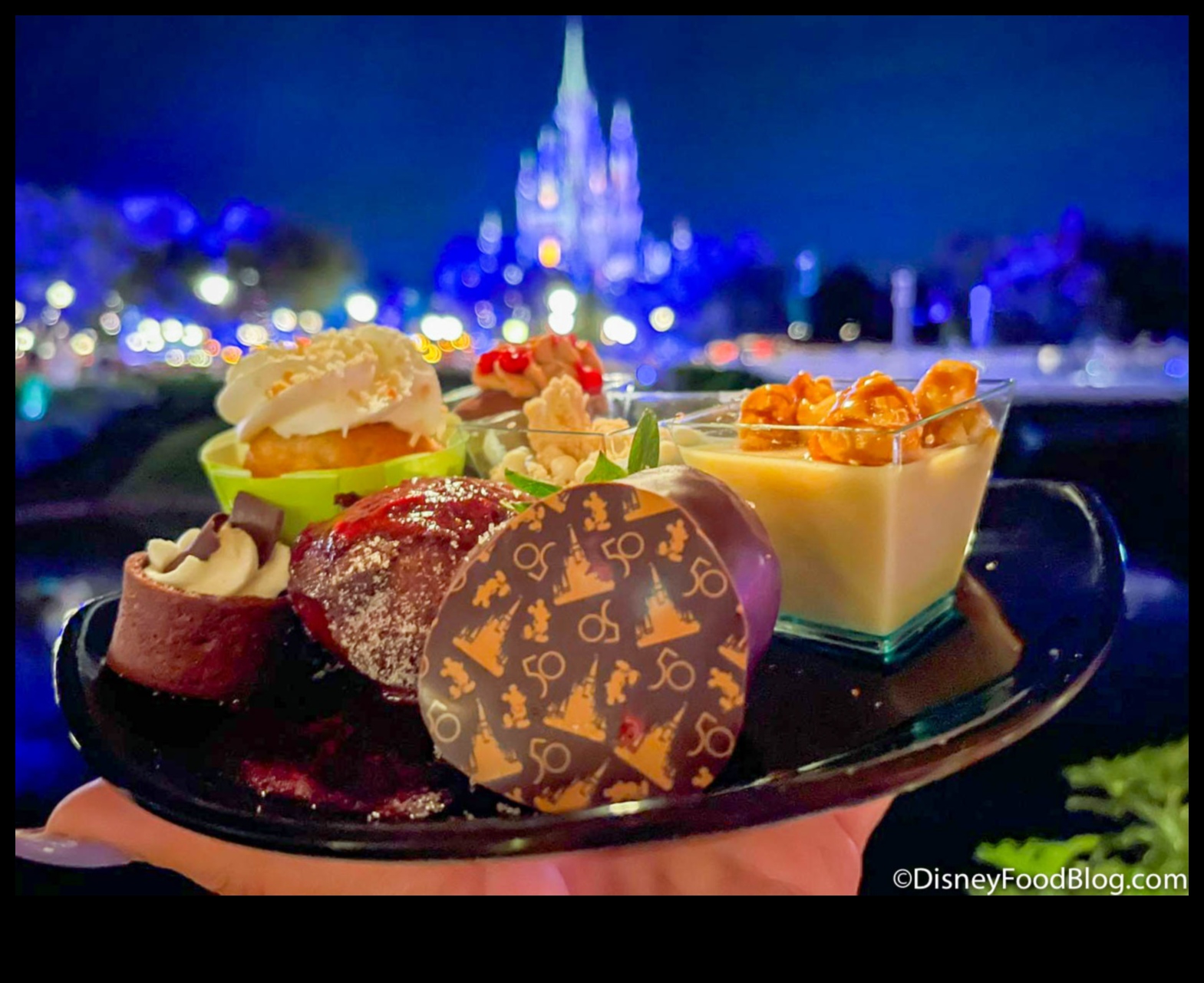 Desert Extravaganza: Dezvăluirea magiei dulci din interior