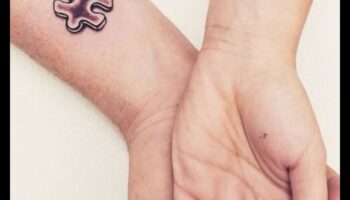 Legături simbolice: tatuaje de cuplu care celebrează dragostea eternă