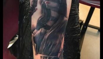 Adevărat vieții: tatuaje cu realism captivant pentru tine