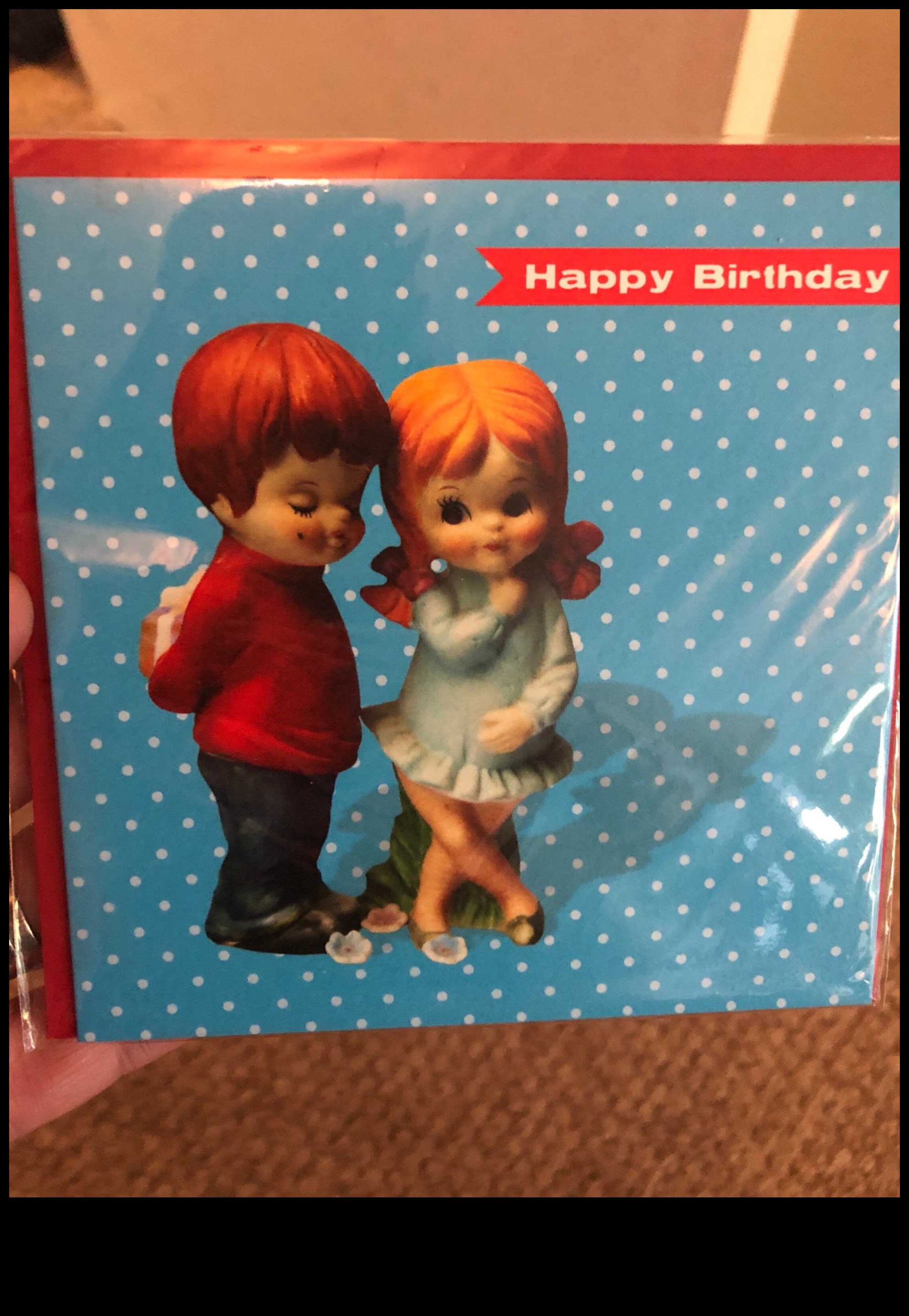 Retro Reverie Un ghid de cadouri pentru un băiat sau o fetiță iubitoare de epocă 1 Retro Reverie: Cadouri vintage și nostalgice pentru o zi de naștere retro