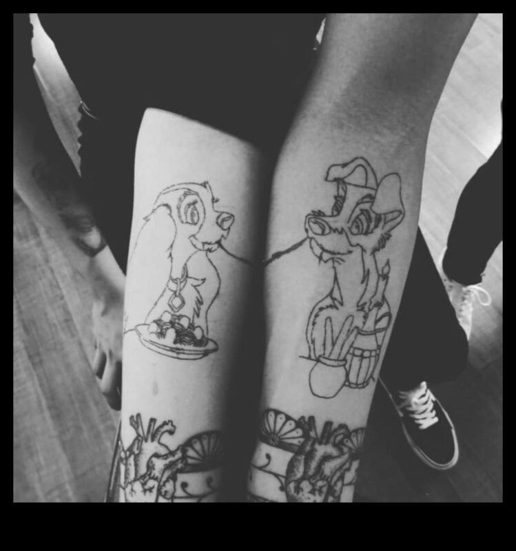 Cerneală epică: tatuaje de cuplu care creează povești despre povești de dragoste atemporale și nesfârșite